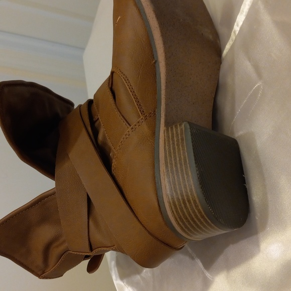 Western Moto Boot Pull On Mid Calf Wrap-around Strap with a Buckle Casual Comfy - Picture 9 of 15